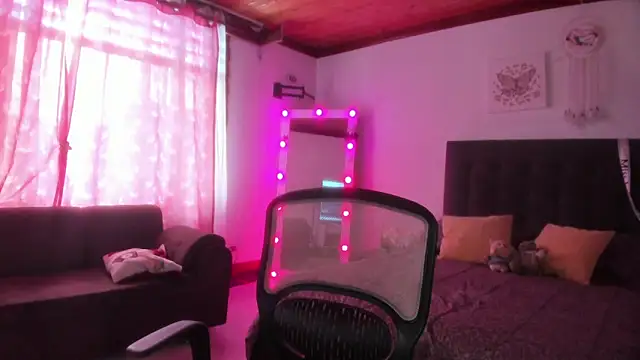 miss_julietaa webcam