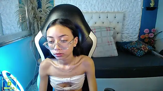 nathaliasweet_11 - NathaliaSweet_11's free webcam - UK Sex Cams