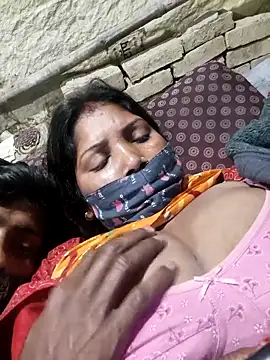 Indiandesicouple155 webcam