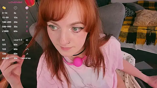 Alice_CutePerv webcam