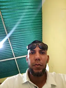 UnreadyChutzpa webcam