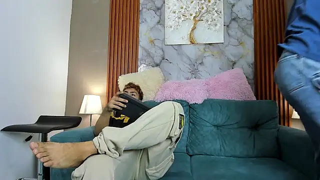 VERY_HOT_GUYS webcam