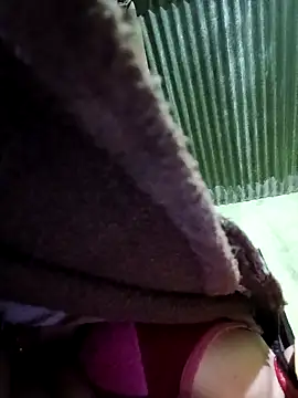 Webcam Model (Haliya88)  is live.Free join now!