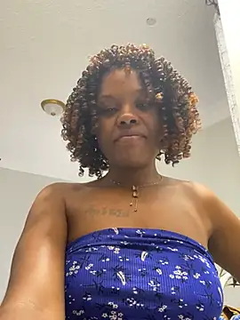 Webcam Model (Dellah27)  is live.Free join now!