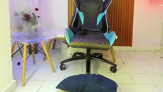 darwin_mayo - Darwin_mayo's free webcam - UK Sex Cams