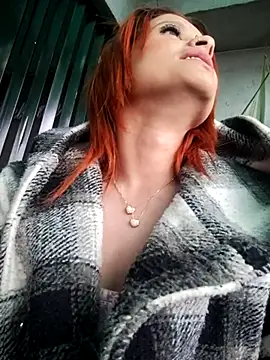 cataleya_16 (F young) - Showing breasts in public