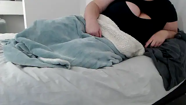 sweeti_em - Sweeti_Em's free webcam - UK Sex Cams