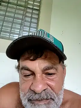 Peludo173317's live cam