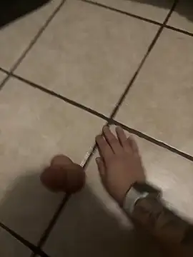 Webcam Model (Sarah_L0)  is live.Free join now!