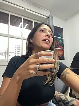 Gipoltergeist live sex cam