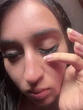 Webcam Model (RAKEL37)  is live.Free join now!