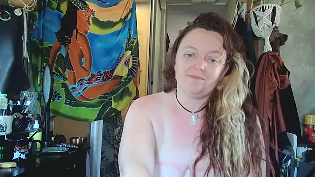 lyrann89 (F milf) - Pull out that fuck machine