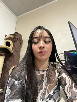 emmyevans1 - EmmyEvans1's free webcam - UK Sex Cams