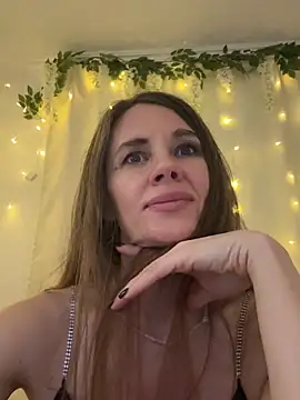 LucieMack live sex cam