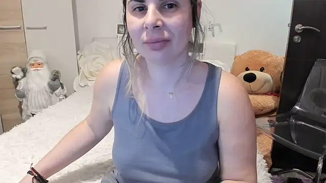 sweetemy4u (F milf) - make this pussy happy whit a big squirt