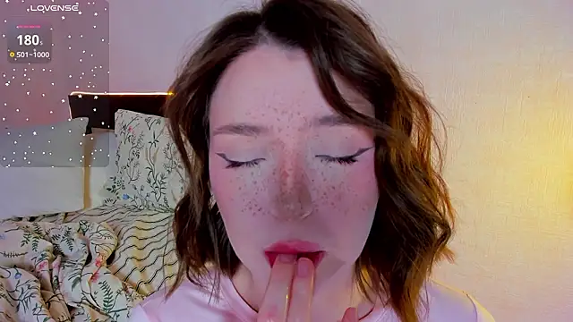 lexxxxxxi - Lexxxxxxi's free webcam - UK Sex Cams