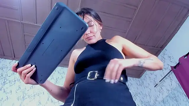 Mia_Malkovaa_ webcam