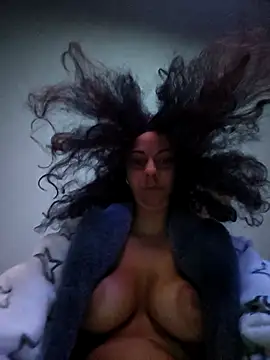 naughty69curls webcam