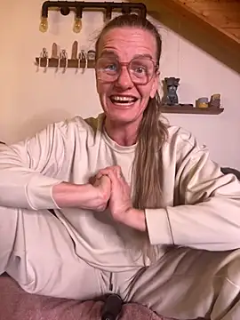 LucyLingerie78 webcam