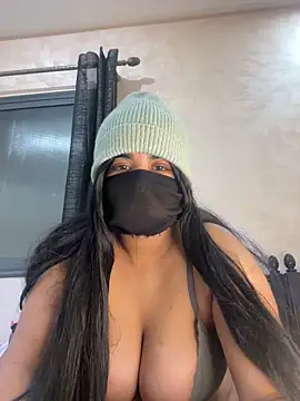 Nabila-hanouna webcam