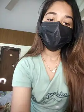 Webcam Model (CloudyMist)  is live.Free join now!