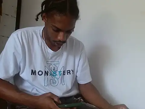 Larry-n-clouds webcam