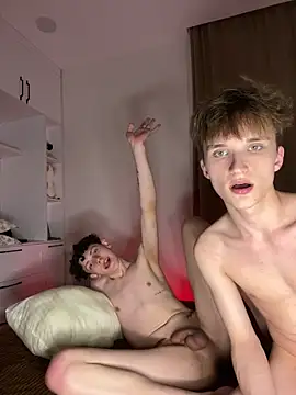 TwinksNextDoor live cam