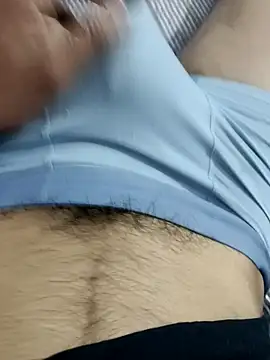 rocky-badboy_cum4me (M young) - Put a Condom on your cock for 5 minutes