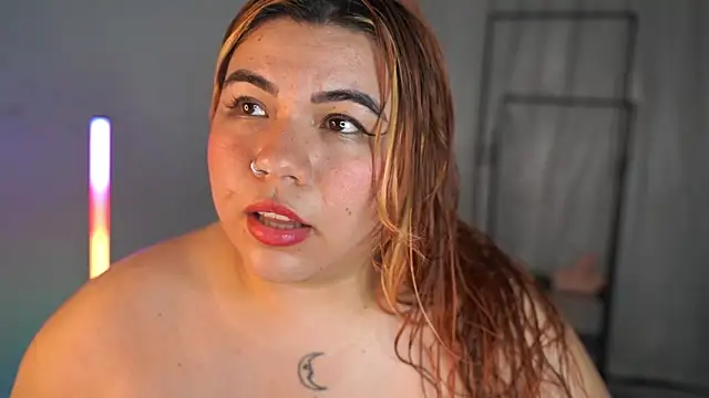 Samanta_Bigboos webcam