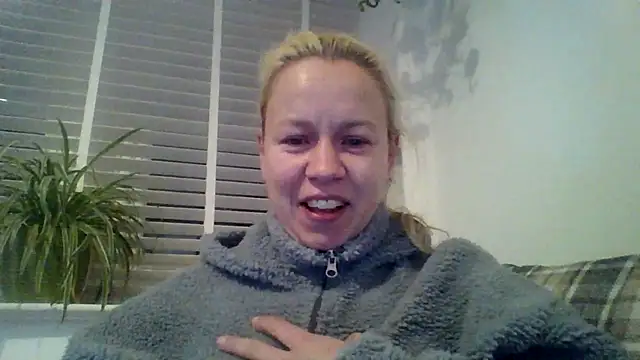 jennyblondeuk webcam