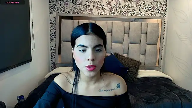 Emily__Cute__ webcam