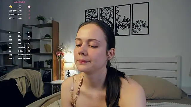 MalvinaTrafford webcam