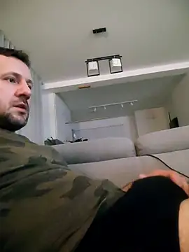 defaktor (Ask my age) - shirt off