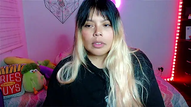 EllieMoonX webcam