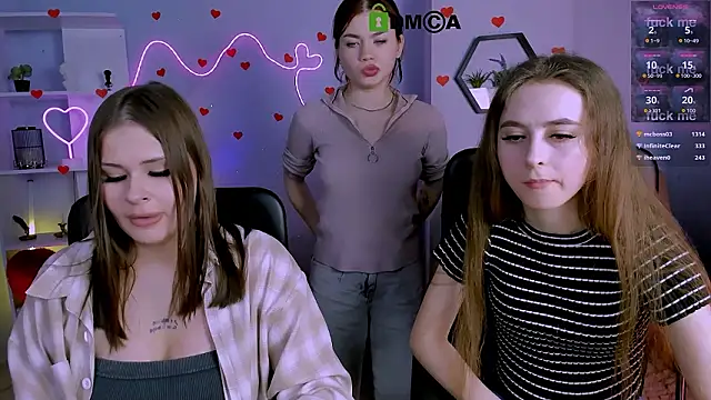 rebecca_smile (Ask my age) - flash ass