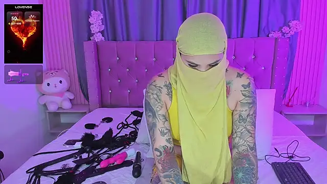 nayla-mouna - Nayla-Mouna's free webcam - UK Sex Cams