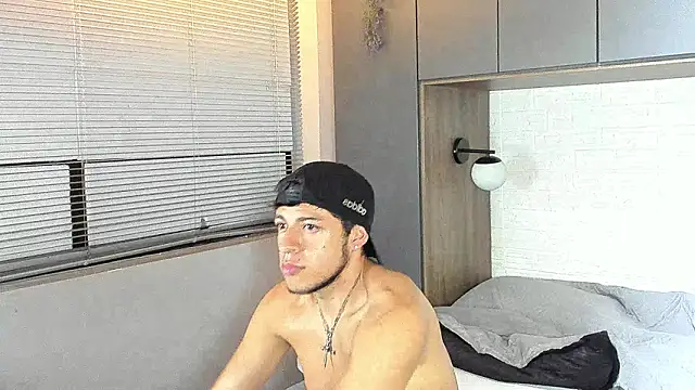 Zackfalcon_ webcam
