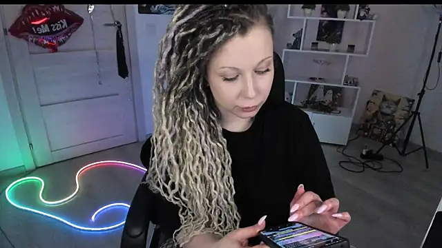 honeysallymoore - HoneySallyMoore's free webcam - UK Sex Cams