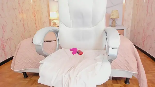 Emily_Whinfre webcam