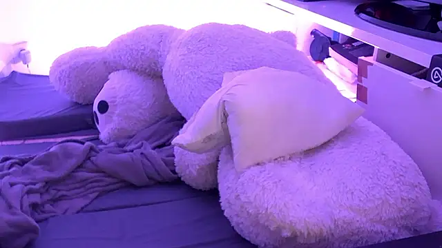 CeriseLapine live sex cam