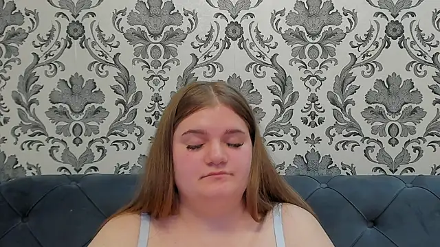 LissaBigTitts webcam