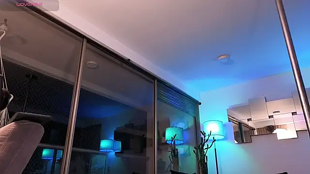 mandi4pole_ live sex cam