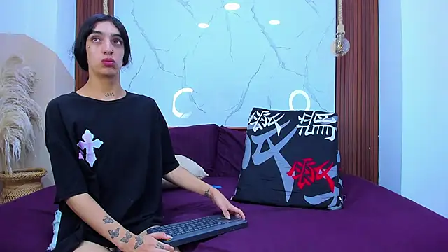 Loversinfire2's room