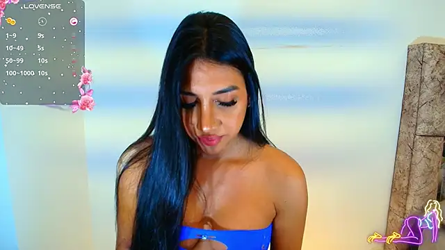 sexysaradoll_x's room