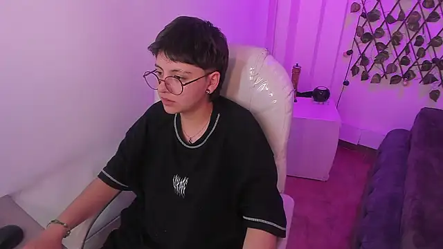 nathaly_ds (F teen) - show pussy close 🔥