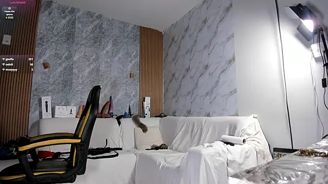 Chica_hot_dirty webcam