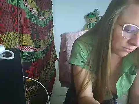 arianna_blonde webcam