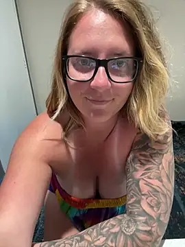 _ElizabethLove_ webcam