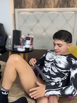 samu_hott - Samu_Hott's free webcam - UK Sex Cams