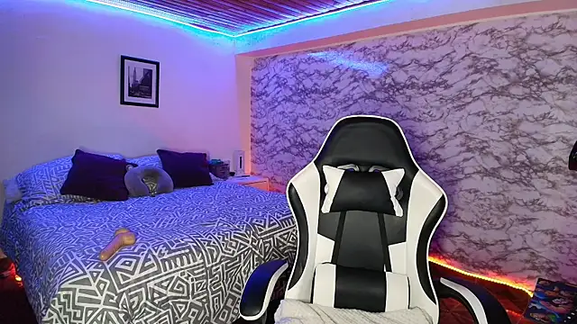 Camila_IRoose webcam